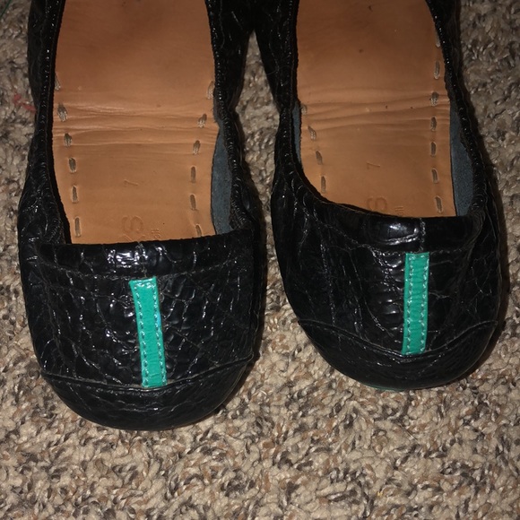 BLACK TIEKS - SIZE 7 - GOOD CONDITION - Picture 3 of 11